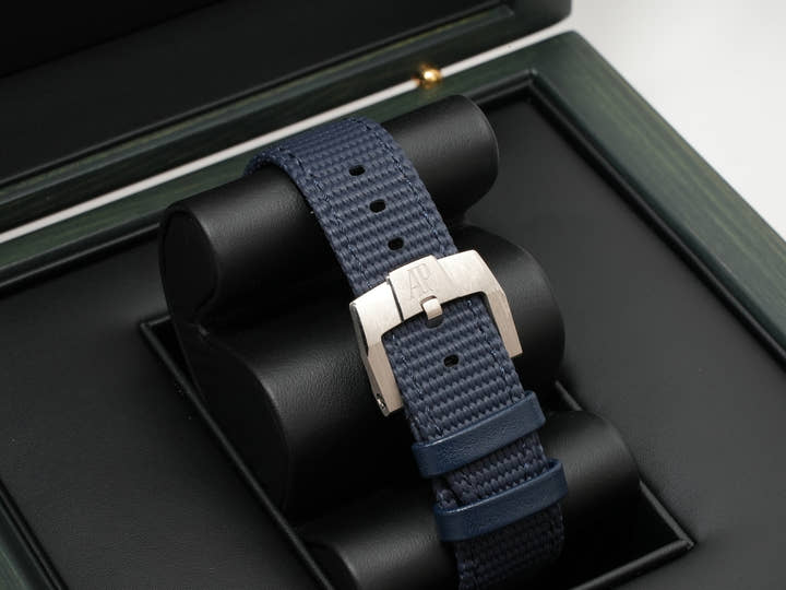 オーデマピゲ CODE 11.59 バイ オーデマ ピゲ Ref.15210BC.OO.A002KB.01 ホワイトゴールド スモークブルーラッカー文字盤