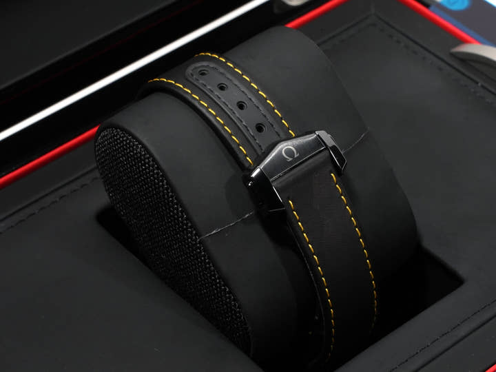 オメガ スピードマスター ダーク サイド オブ ザ ムーン クロノグラフ 44.25 MM Ref.311.92.44.30.01.001 スケルトン文字盤 極美品 jtdq9859