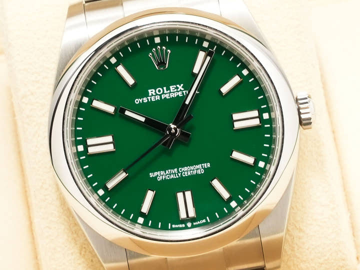 ロレックス オイスターパーペチュアル41 Ref.124300 ステンレススチール グリーン文字盤