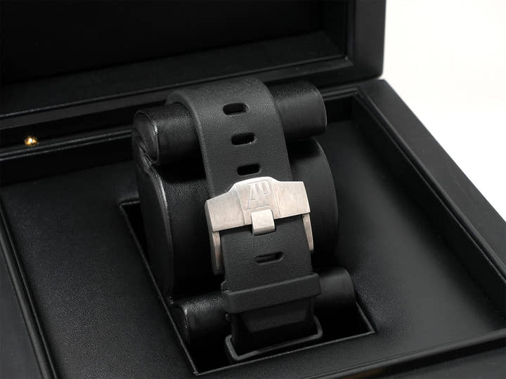 オーデマピゲ ロイヤルオーク オフショア ダイバー Ref.15707CE.OO.A002CA.01 セラミック ブラック文字盤