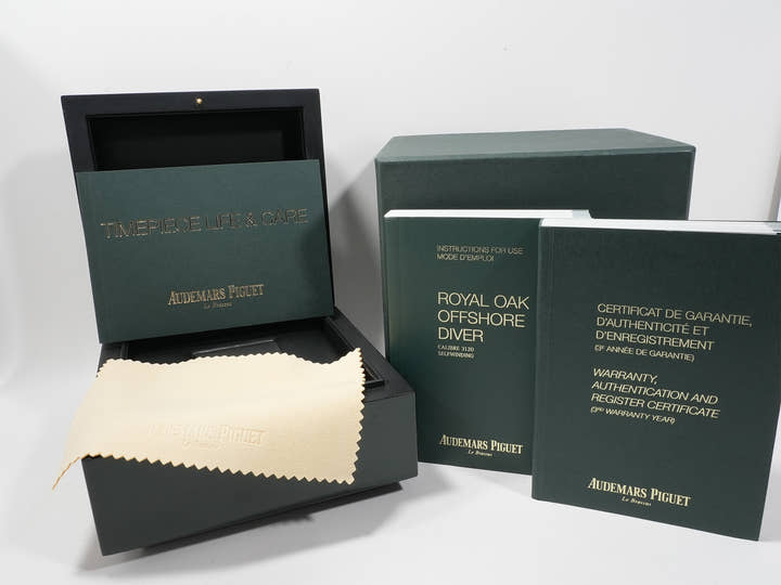 オーデマピゲ ロイヤルオーク オフショア ダイバー Ref.15707CE.OO.A002CA.01 セラミック ブラック文字盤