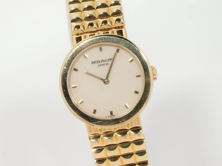 パテックフィリップ カラトラバ Ref.4747/001 イエローゴールド アイボリー文字盤