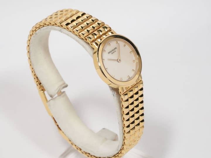 パテックフィリップ カラトラバ Ref.4747/001 イエローゴールド アイボリー文字盤