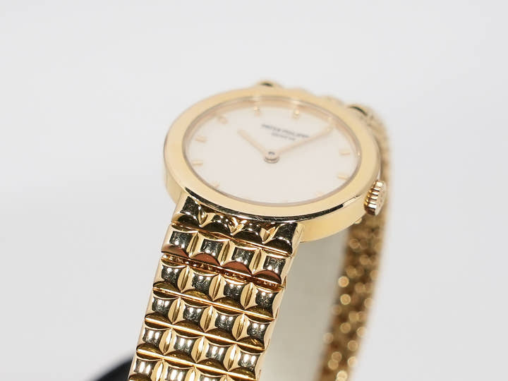 パテックフィリップ カラトラバ Ref.4747/001 イエローゴールド アイボリー文字盤