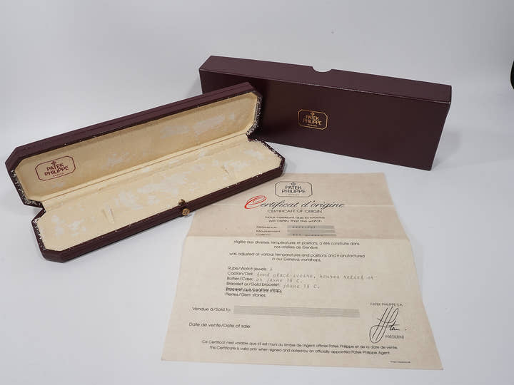 パテックフィリップ カラトラバ Ref.4747/001 イエローゴールド アイボリー文字盤