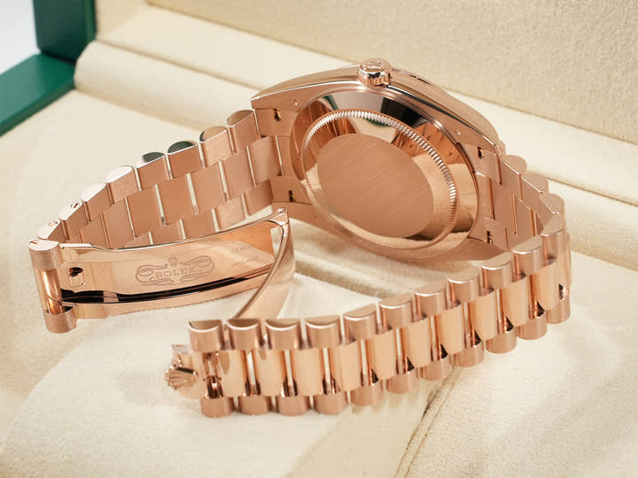 ロレックス デイデイト40 Ref.228235 エバーローズゴールド オリーブグリーン文字盤