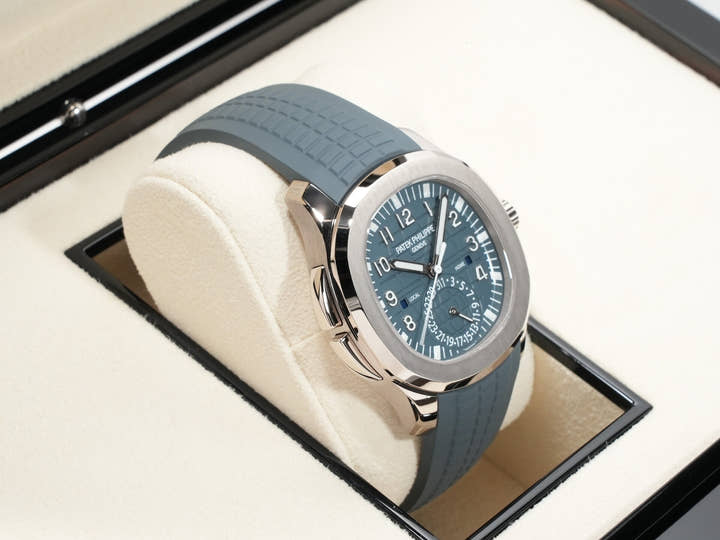 パテックフィリップ アクアノート Ref.5164G-001 ホワイトゴールド ブルーグレー オパーリン文字盤