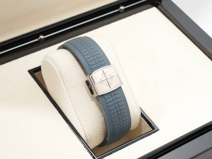 パテックフィリップ アクアノート Ref.5164G-001 ホワイトゴールド ブルーグレー オパーリン文字盤