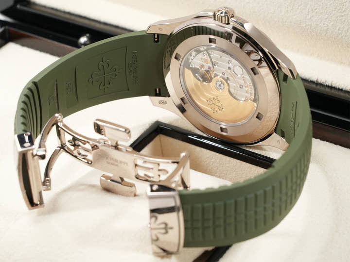 パテックフィリップ アクアノート Ref.5168G-010 ホワイトゴールド カーキグリーン文字盤