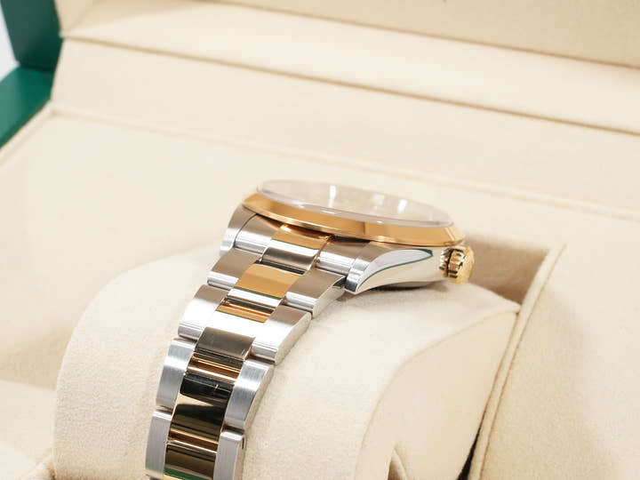 ロレックス エクスプローラー36 Ref.124273 ステンレススチール/イエローゴールド ブラック文字盤