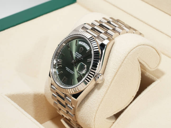 ロレックス デイデイト40 Ref.228239 ホワイトゴールド オリーブグリーン文字盤