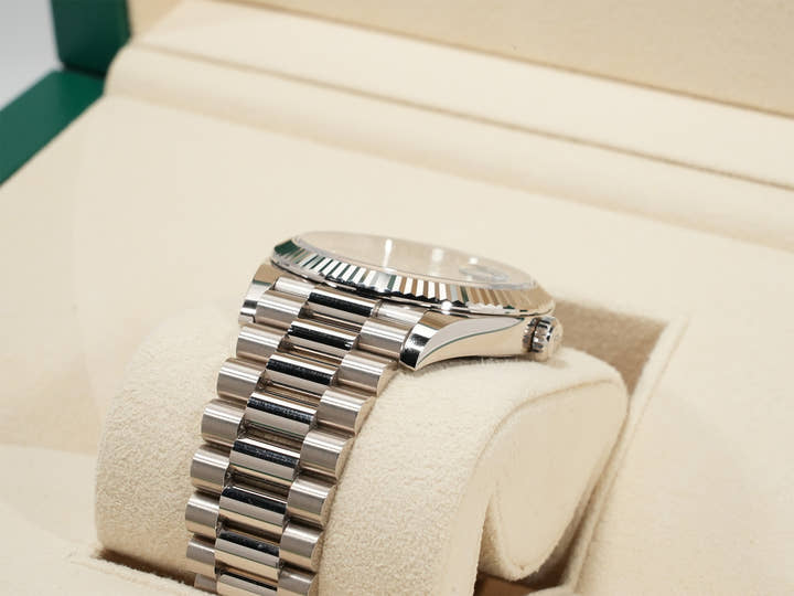 ロレックス デイデイト40 Ref.228239 ホワイトゴールド オリーブグリーン文字盤