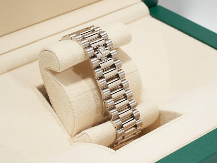 ロレックス デイデイト40 Ref.228239 ホワイトゴールド オリーブグリーン文字盤