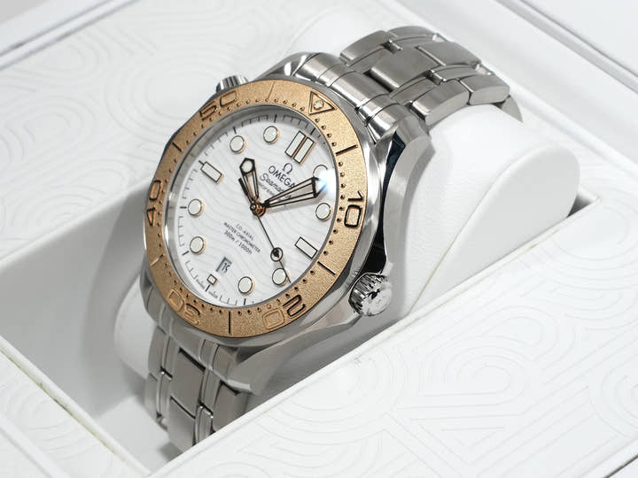 オメガ シーマスター ダイバー 300M パリ2024 Ref.522.21.42.20.04.001 ホワイト文字盤 極美品 irwkqbwg