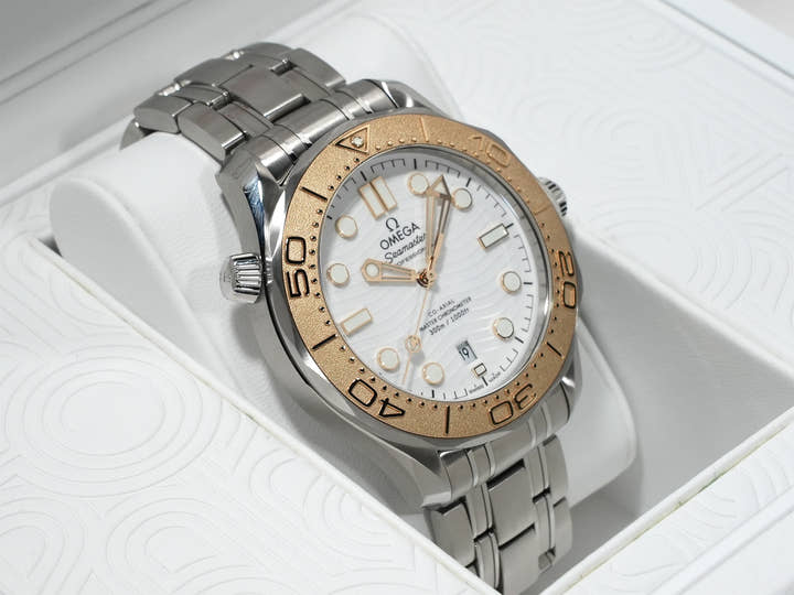 オメガ シーマスター ダイバー 300M パリ2024 Ref.522.21.42.20.04.001 ホワイト文字盤 極美品 irwkqbwg