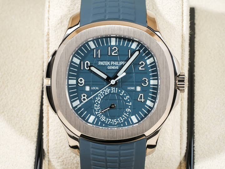 Patek Philippe Aquanaut Ref. 5164G-001 White Gold Blue-Grey Opaline Dial