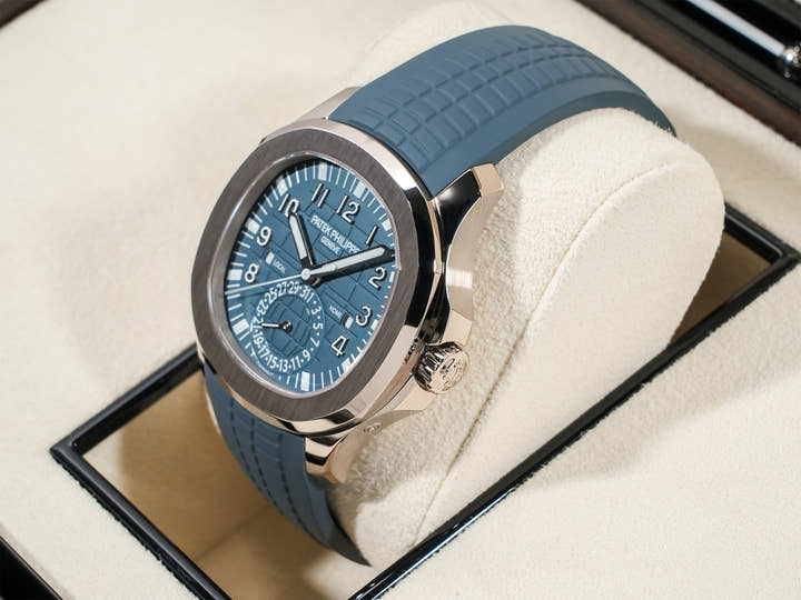 Patek Philippe Aquanaut Ref. 5164G-001 White Gold Blue-Grey Opaline Dial