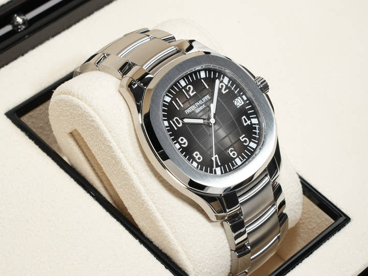 Patek Philippe Aquanaut Extra Large Ref. 5167/1A-001 Stainless Steel Black Dial