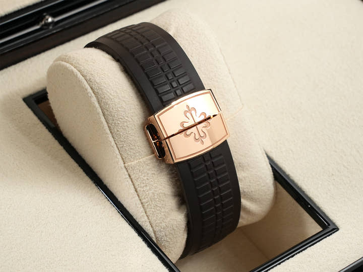 パテックフィリップ アクアノート Ref.5167R-001 ローズゴールド ブラウン文字盤