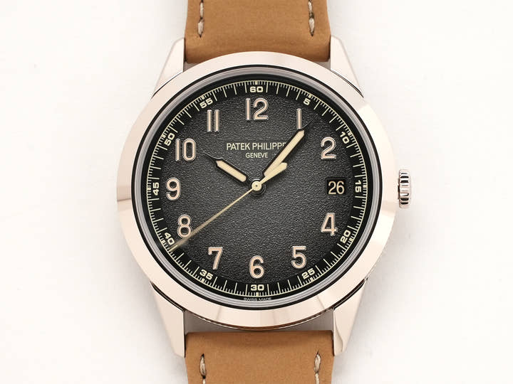 パテックフィリップ カラトラバ Ref.5226G-001 ホワイトゴールド ブラックグラデーションのテクスチャード ラック アントラサイト文字盤