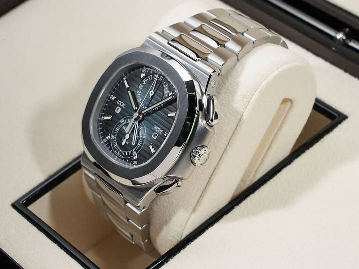 パテックフィリップ ノーチラス トラベルタイム クロノグラフ Ref.5990/1A-011 ステンレススチール ブルーソレイユ文字盤