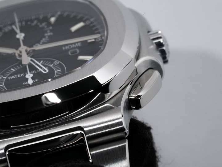 パテックフィリップ ノーチラス トラベルタイム クロノグラフ Ref.5990/1A-011 ステンレススチール ブルーソレイユ文字盤