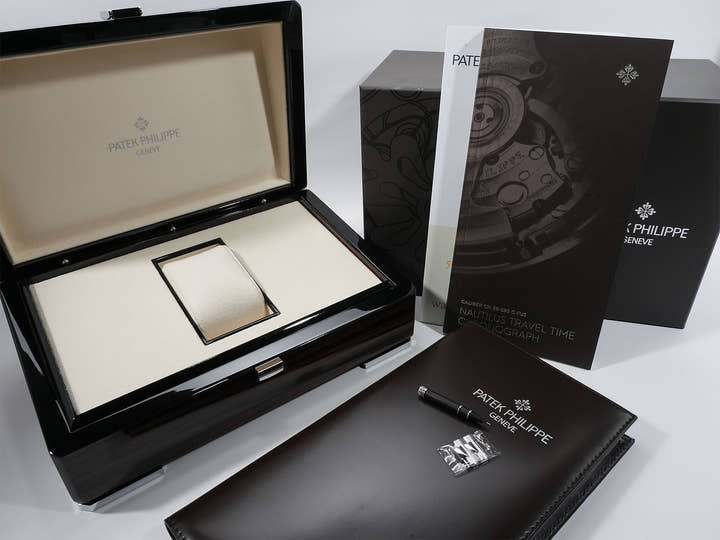 パテックフィリップ ノーチラス トラベルタイム クロノグラフ Ref.5990/1A-011 ステンレススチール ブルーソレイユ文字盤