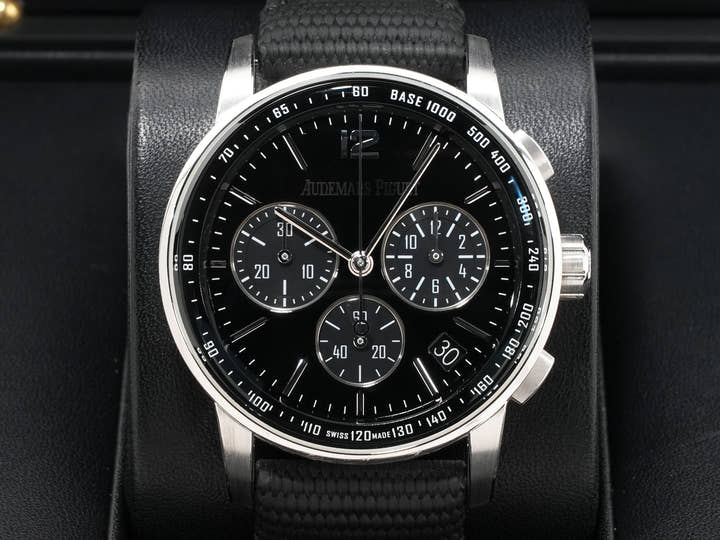 オーデマピゲ CODE 11.59 バイ オーデマ ピゲ クロノグラフ Ref.26393BC.OO.A002CR.01 ホワイトゴールド ブラックラッカー文字盤