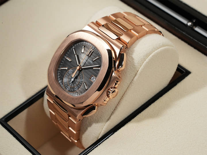 パテックフィリップ ノーチラス クロノグラフ Ref.5980/1R-001 ローズゴールド ブラックグラデーション文字盤