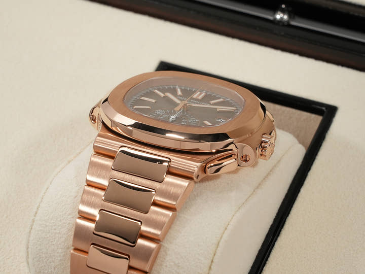 パテックフィリップ ノーチラス クロノグラフ Ref.5980/1R-001 ローズゴールド ブラックグラデーション文字盤