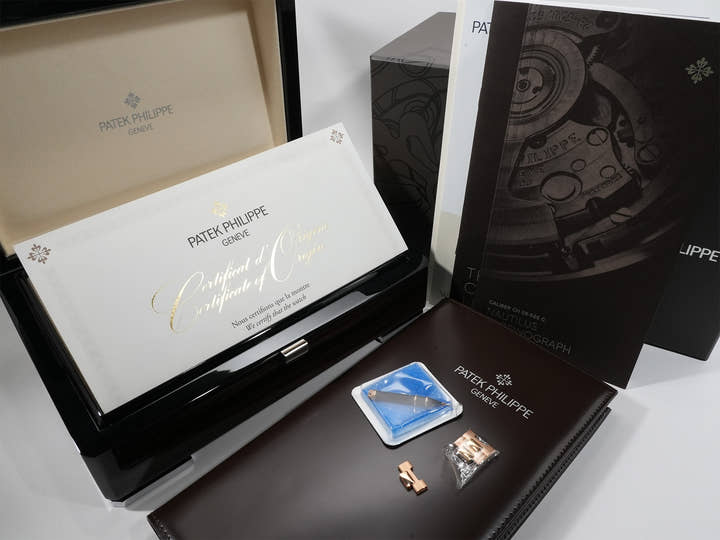 パテックフィリップ ノーチラス クロノグラフ Ref.5980/1R-001 ローズゴールド ブラックグラデーション文字盤