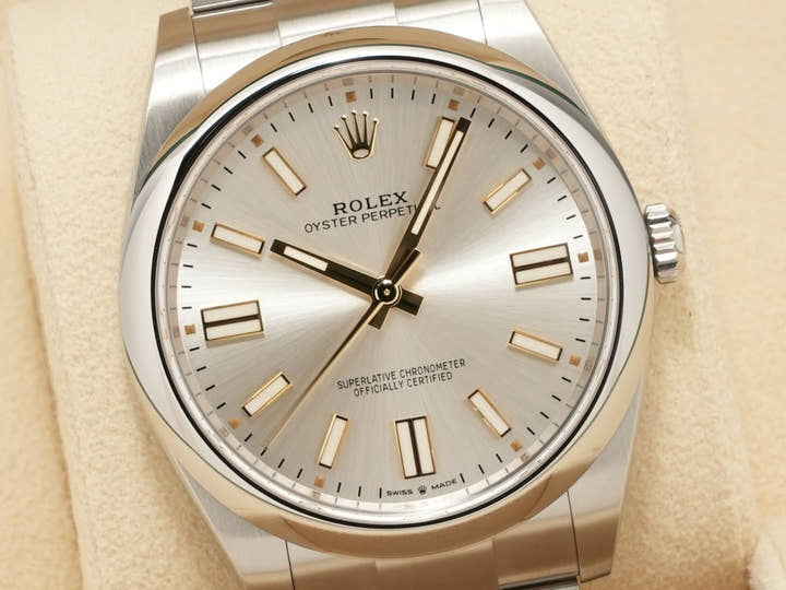 ロレックス オイスターパーペチュアル41 Ref.124300 ステンレススチール シルバー文字盤