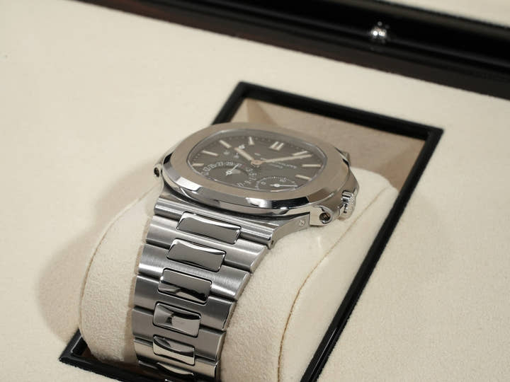 パテックフィリップ ノーチラス プチコンプリケーション Ref.5712/1A-001 ステンレススチール ブルー文字盤