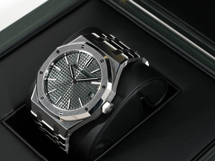 Audemars Piguet Royal Oak 50th Anniversary Ref. 15510ST.OO.1320ST.04 Stainless Steel Khaki Green Dial