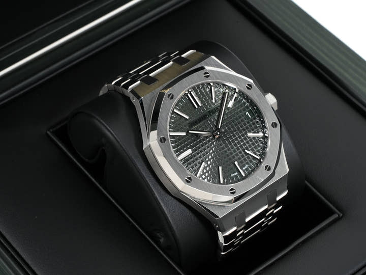 Audemars Piguet Royal Oak 50th Anniversary Ref. 15510ST.OO.1320ST.04 Stainless Steel Khaki Green Dial