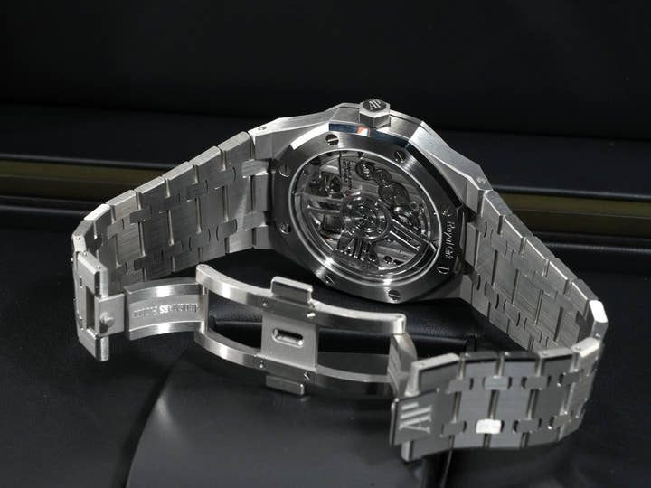 オーデマピゲ ロイヤルオーク フライング トゥールビヨン Ref.26730ST.OO.1320ST.05 ステンレススチール スモークバーガンディ文字盤