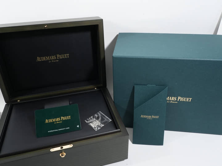 オーデマピゲ ロイヤルオーク フライング トゥールビヨン Ref.26730ST.OO.1320ST.05 ステンレススチール スモークバーガンディ文字盤