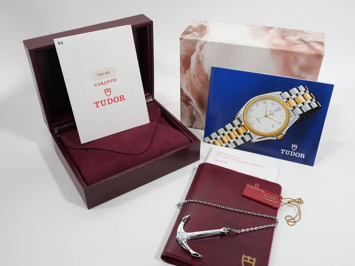 チューダー(チュードル) サブマリーナデイト Ref.79190 ブルー文字盤 美品 997kgh7o