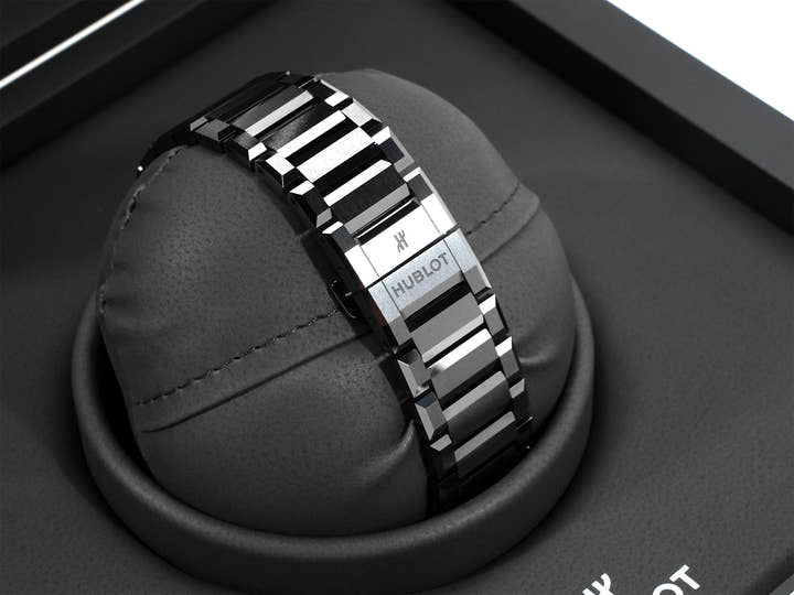 ウブロ ビッグバン インテグレーテッド タイムオンリー オールブラック Ref.456.CX.0140.CX スケルトン文字盤 美品 8u5v6en2