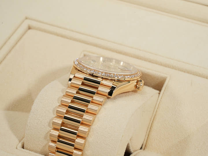 ロレックス デイデイト36 Ref.128348RBR イエローゴールド パヴェダイヤxレインボーサファイア文字盤