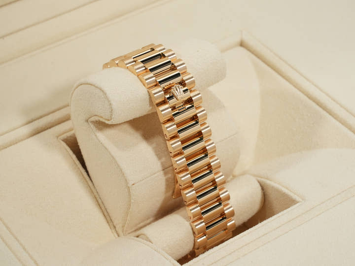 ロレックス デイデイト36 Ref.128348RBR イエローゴールド パヴェダイヤxレインボーサファイア文字盤