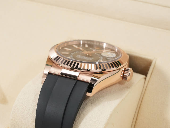 ロレックス スカイドゥエラー Ref.326235 エバーローズゴールド スレート文字盤 オイスターフレックス