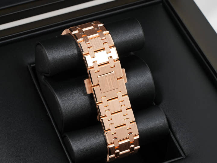 オーデマピゲ ロイヤルオーク クロノグラフ Ref.26715OR.ZZ.1356OR.01 ピンクゴールド シルバー文字盤