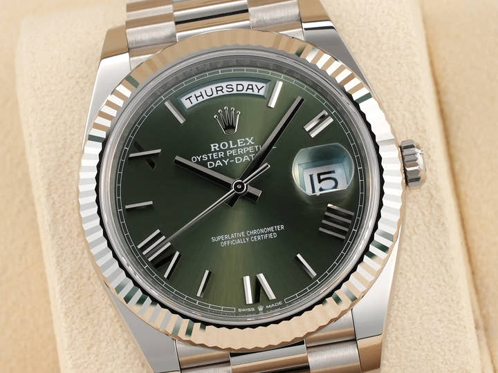 ロレックス デイデイト40 Ref.228239 ホワイトゴールド オリーブグリーン文字盤