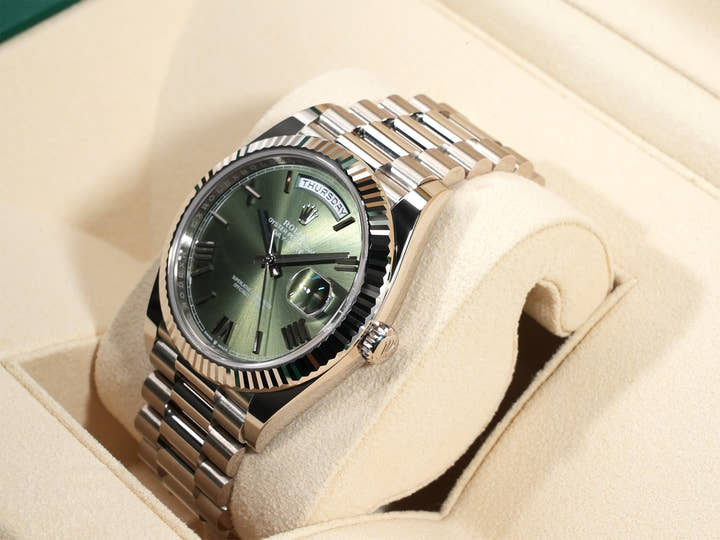 ロレックス デイデイト40 Ref.228239 ホワイトゴールド オリーブグリーン文字盤