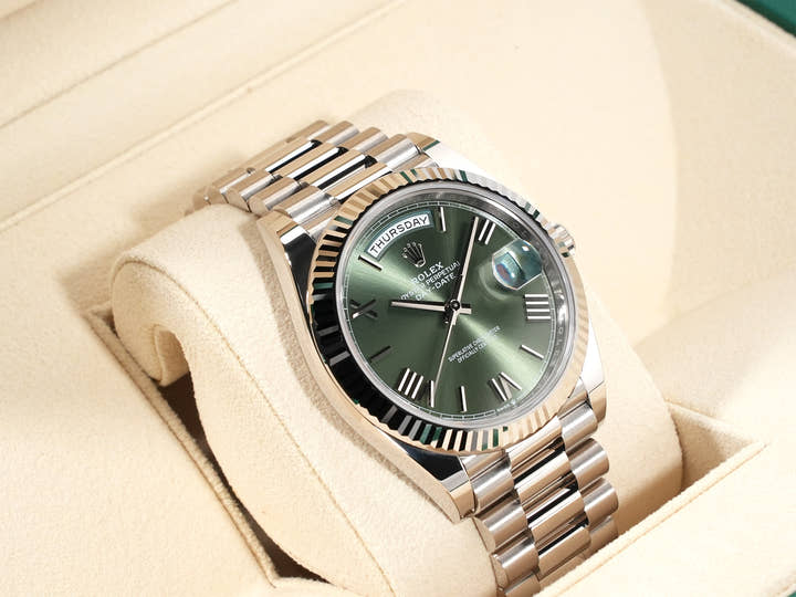 ロレックス デイデイト40 Ref.228239 ホワイトゴールド オリーブグリーン文字盤