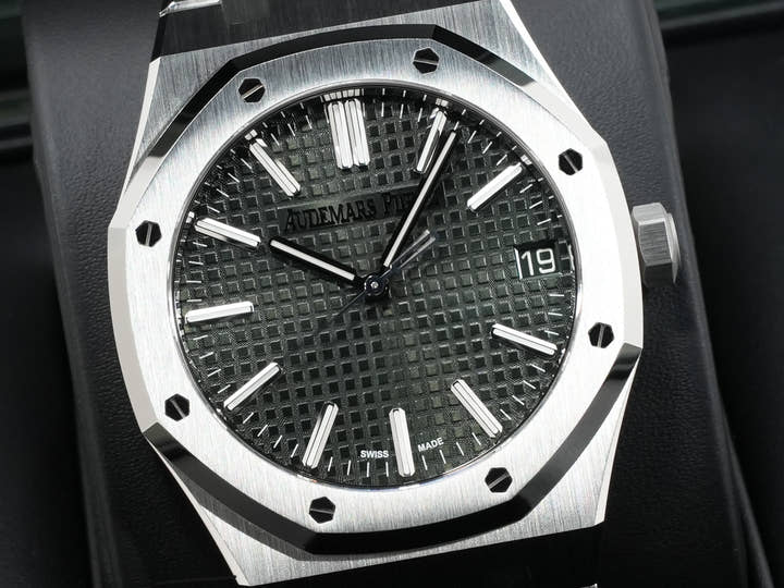 オーデマピゲ ロイヤルオーク 50周年記念 Ref.15510ST.OO.1320ST.04 ステンレススチール カーキグリーン文字盤