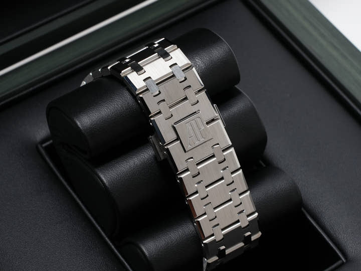 オーデマピゲ ロイヤルオーク クロノグラフ Ref.26240ST.OO.1320ST.08 ステンレススチール カーキグリーン文字盤
