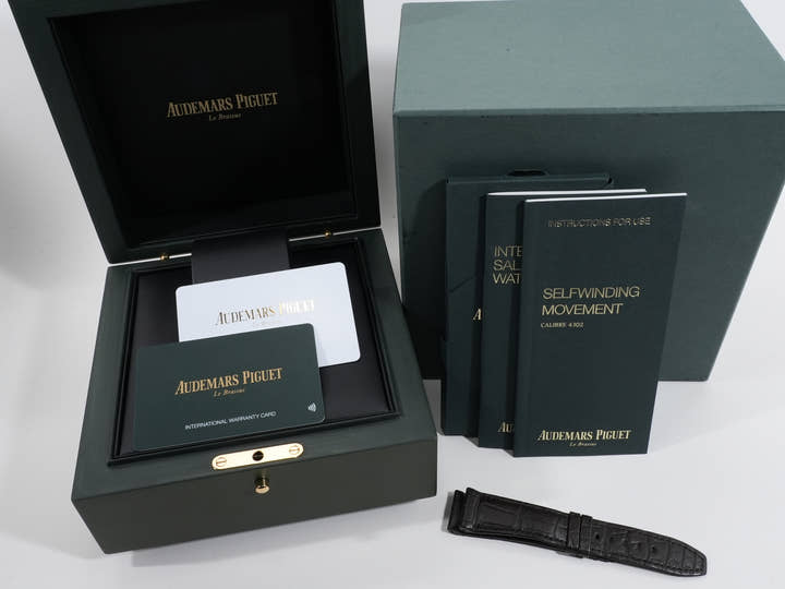 オーデマピゲ CODE 11.59 バイ オーデマ ピゲ Ref.15210OR.OO.A099CR.01 ピンクゴールド ホワイト文字盤