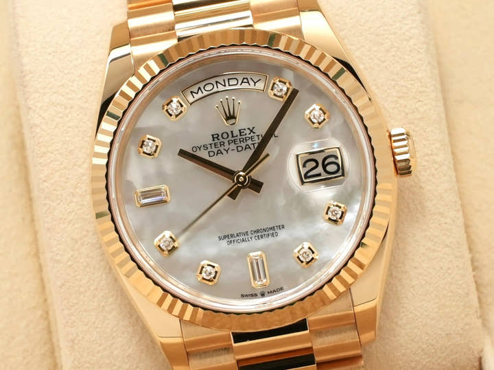 ロレックス デイデイト36 Ref.128238 イエローゴールド ホワイトシェルx10Pダイヤ文字盤